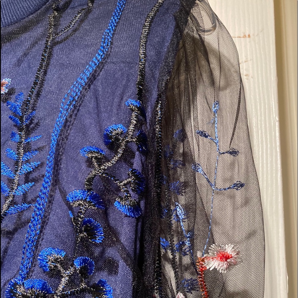 Shirt - Picture 4 of 4